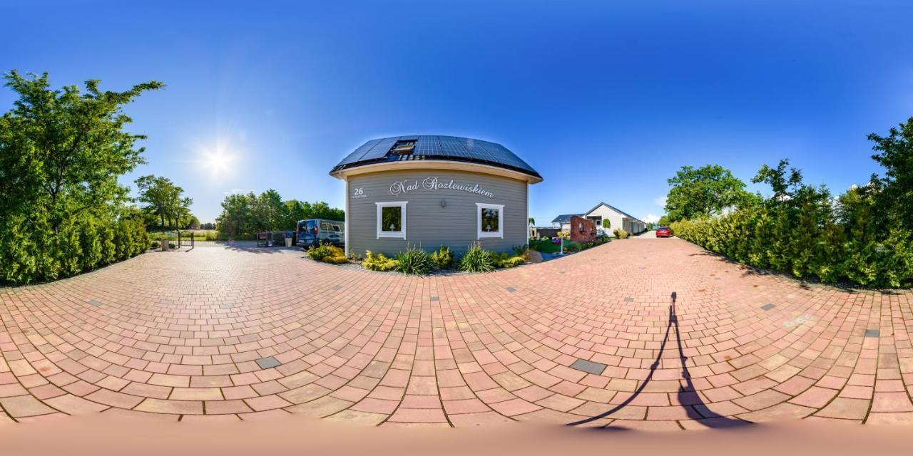 Domki Nad Rozlewiskiem Basen, Malpi Gaj W Swietlicy - Wszystko Dla Dzieci Sarbinowo Kültér fotó